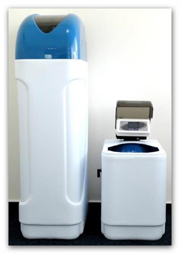 Automatický změkčovač vody kabinetní AZK6